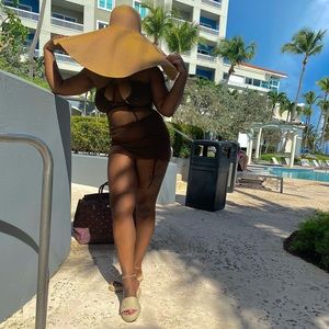 Large brim beach hat